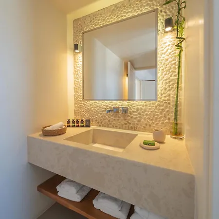 White & Co Exclusive Island Pyrgos Kallistis