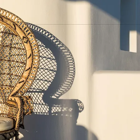 White & Co Exclusive Island Pýrgos