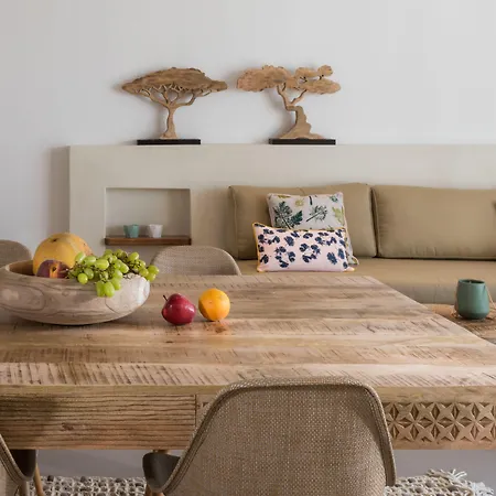 White & Co Exclusive Island Pýrgos