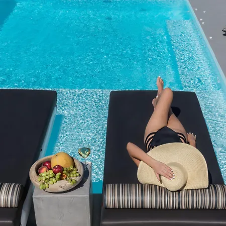 White & Co Exclusive Island * Pýrgos